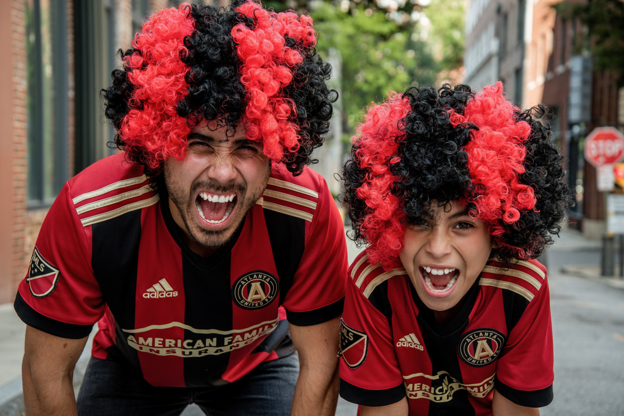 ¿Qué le pasa al cuerpo y cabeza de un hincha cuando ve un partido de fútbol?. Foto: Unsplash