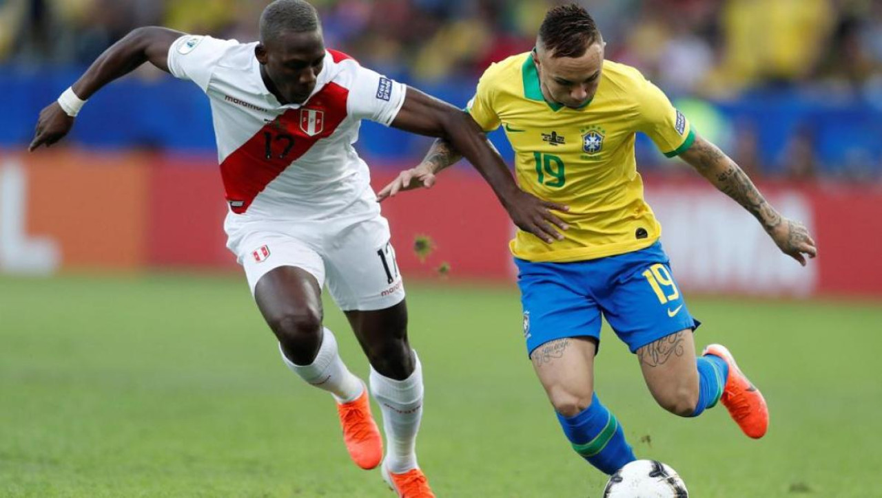 Luis Advíncula en la final de la Copa América 2019.