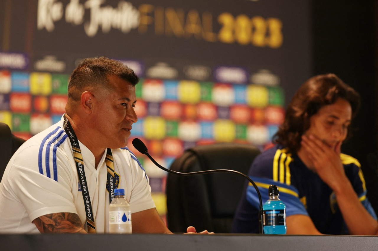 Jorge Almirón está "orgulloso" de su cuerpo técnico y jugadores. Foto: Reuters.