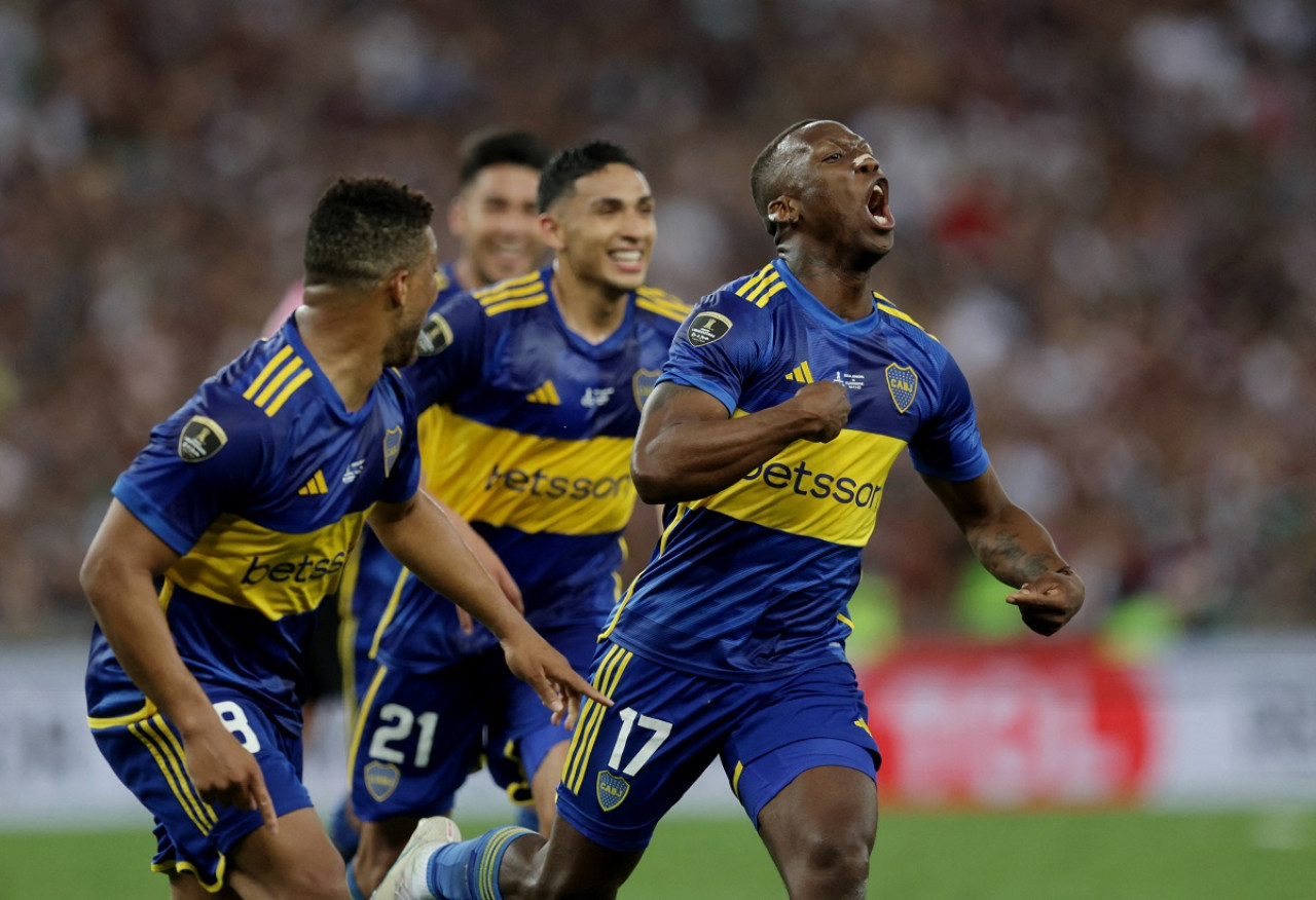 Festejo de Luis Advíncula; Boca vs. Fluminense; Copa Libertadores. Foto: Reuters.