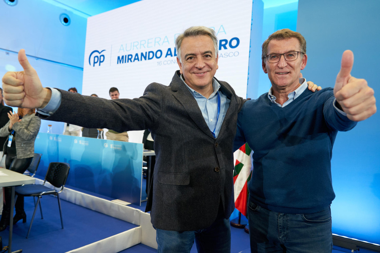 Feijóo con el candidato vasco del PP, De Andrés. Foto: EFE.