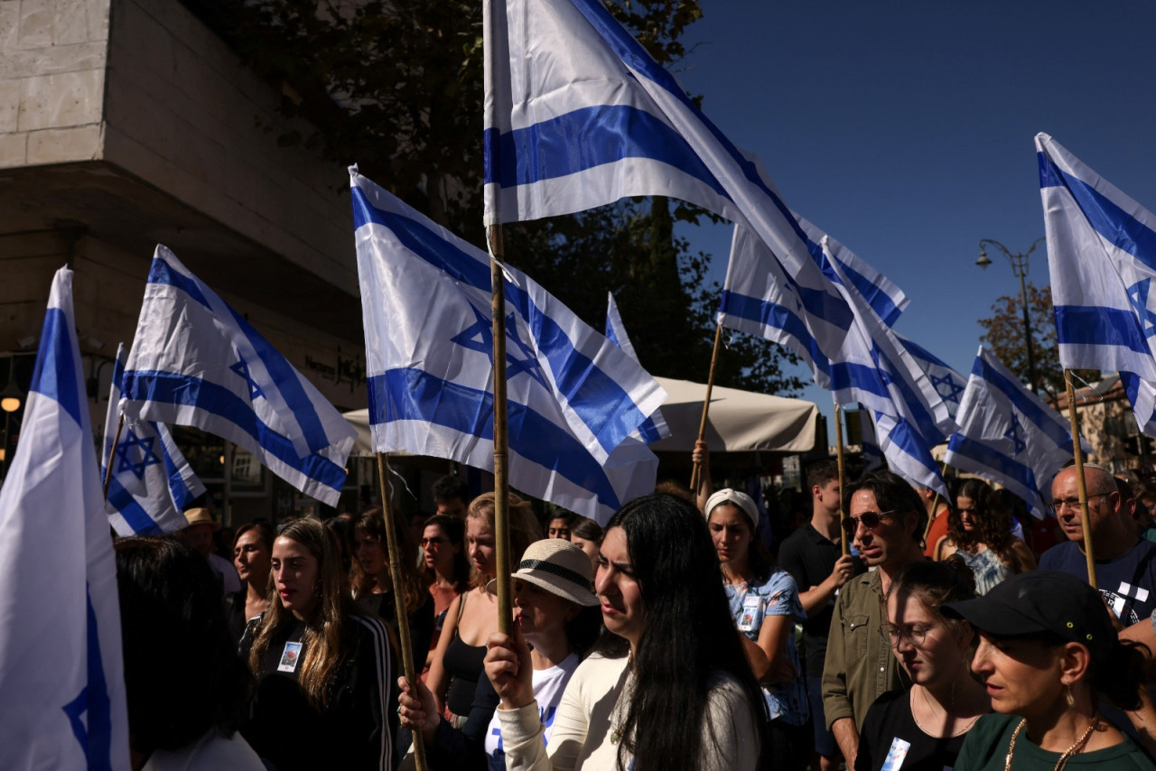 Manifestaciones israelíes a un mes del ataque terrorista de Hamas. Foto: Reuters.