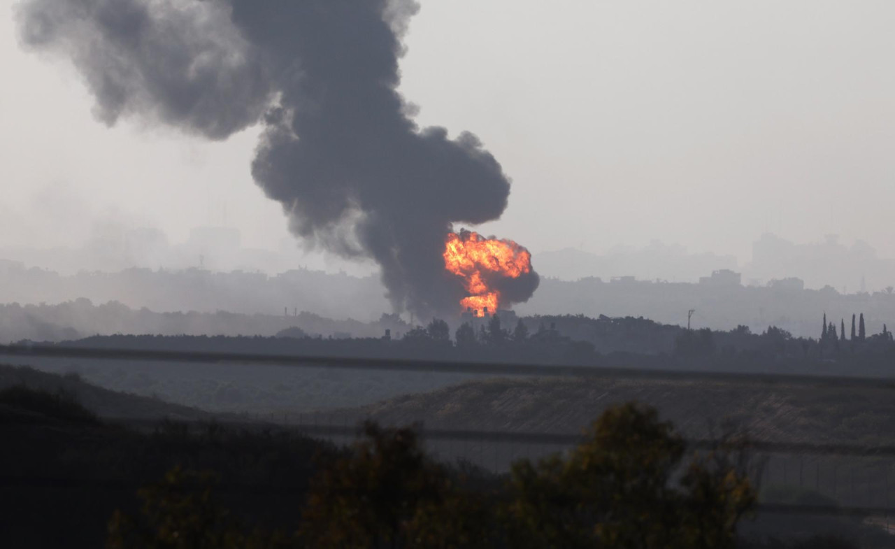 Bombardeos israelíes sobre Gaza. Foto: EFE.