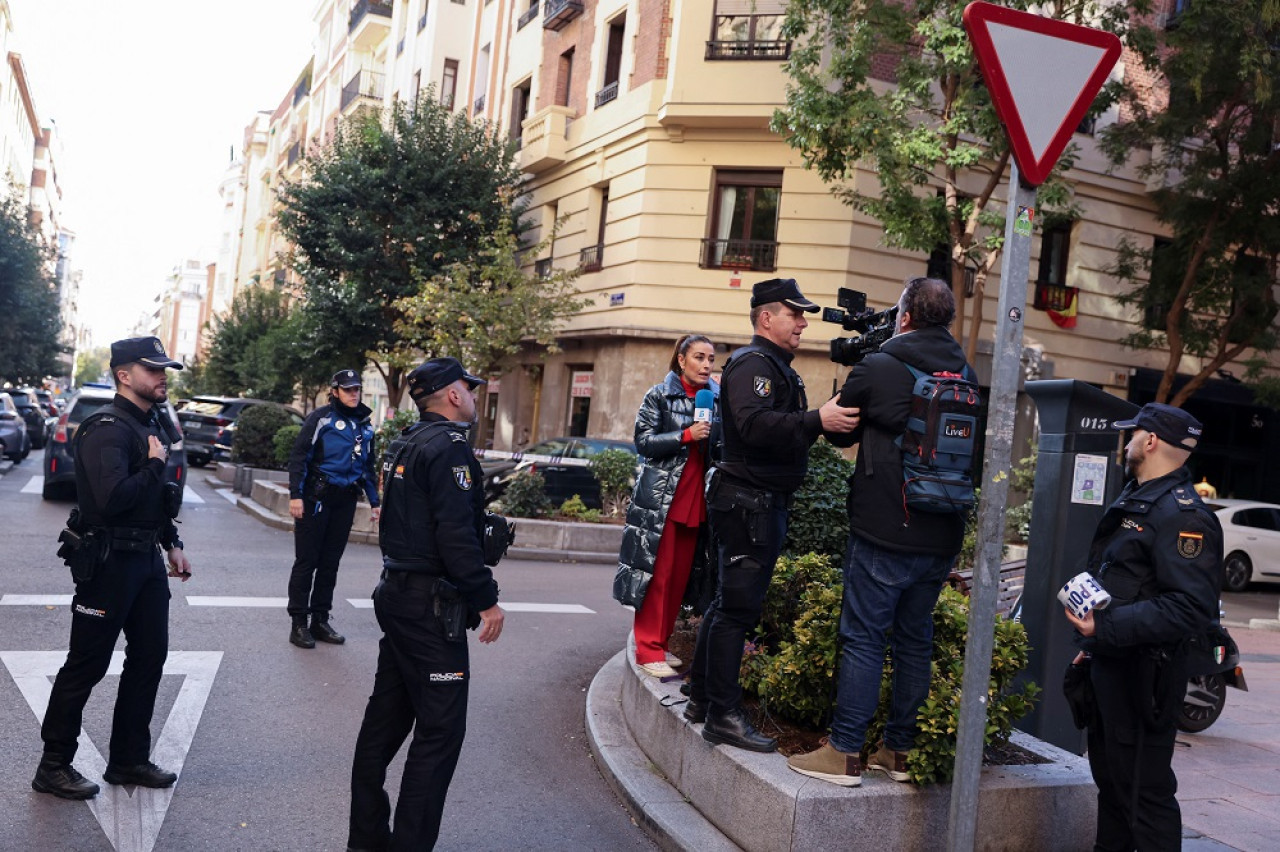 La policía trabaja en el lugar donde Alejo Vidal - Quadras , expresidente del Partido Popular en Cataluña, recibió un disparo en la cara, en Madrid. Foto: Reuters.