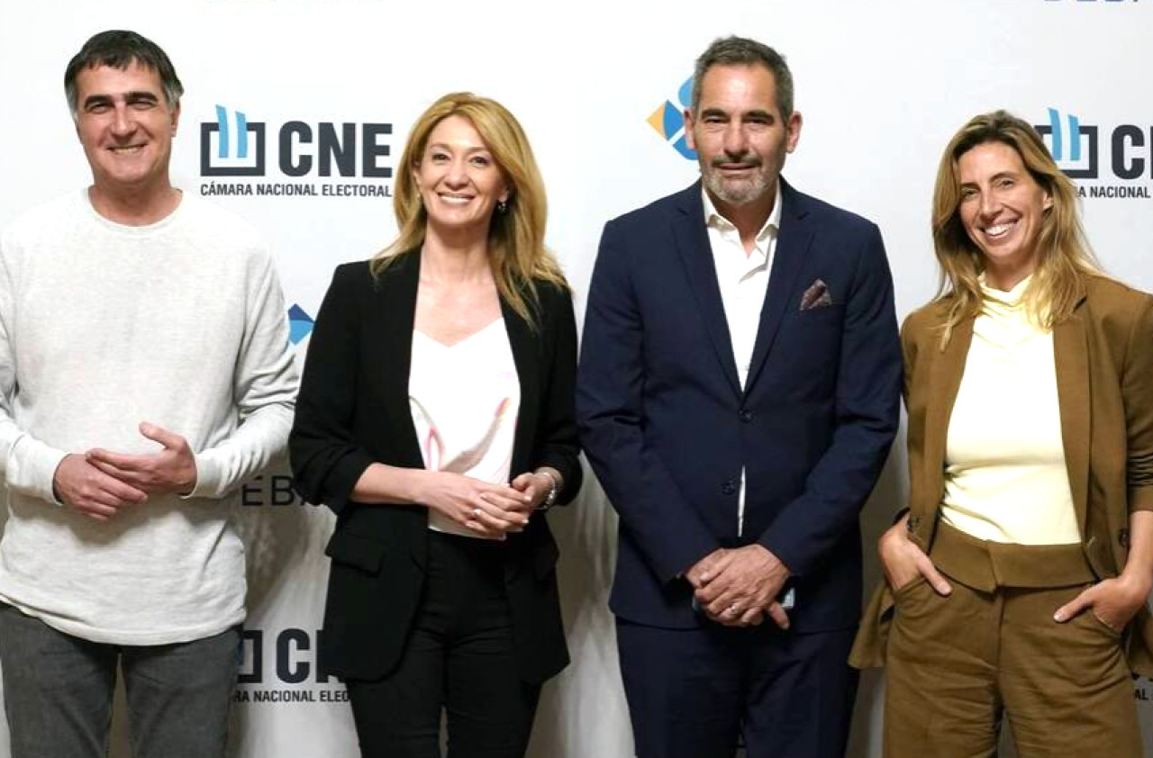 Antonio Laje, Erica Fontana, Pablo Vigna y Luciana Geuna. Foto: Cámara Nacional Electoral.