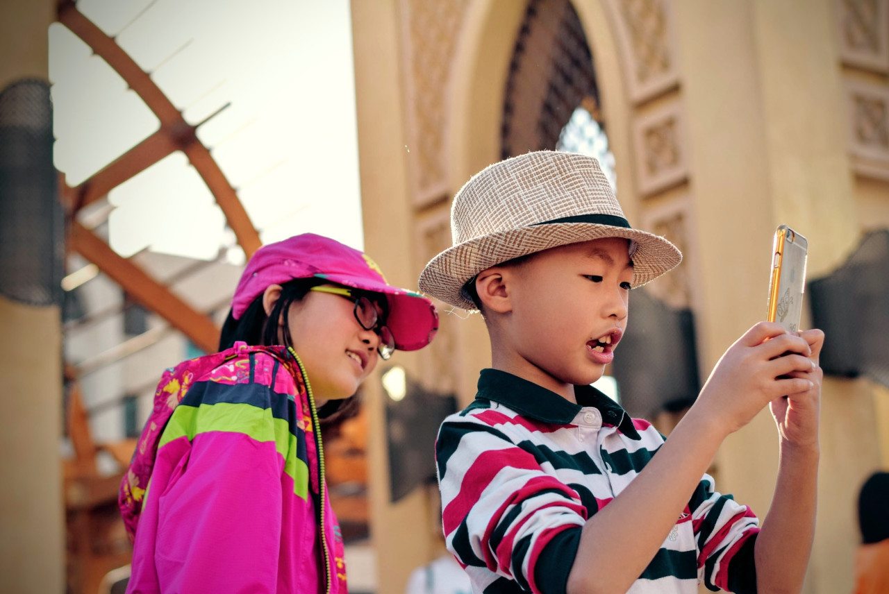 Niños y tecnologías. Foto: Unsplash