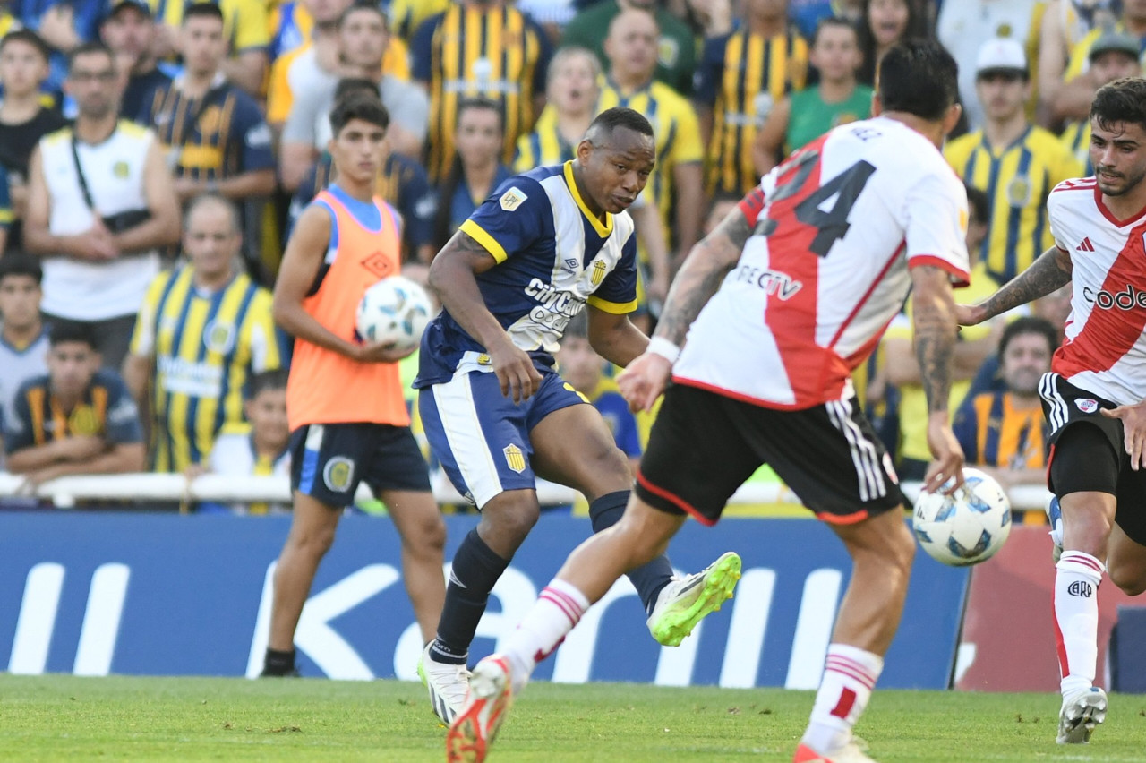 Jaminton Campaz; Rosario Central vs. River Plate. Foto: X @RiverPlate.