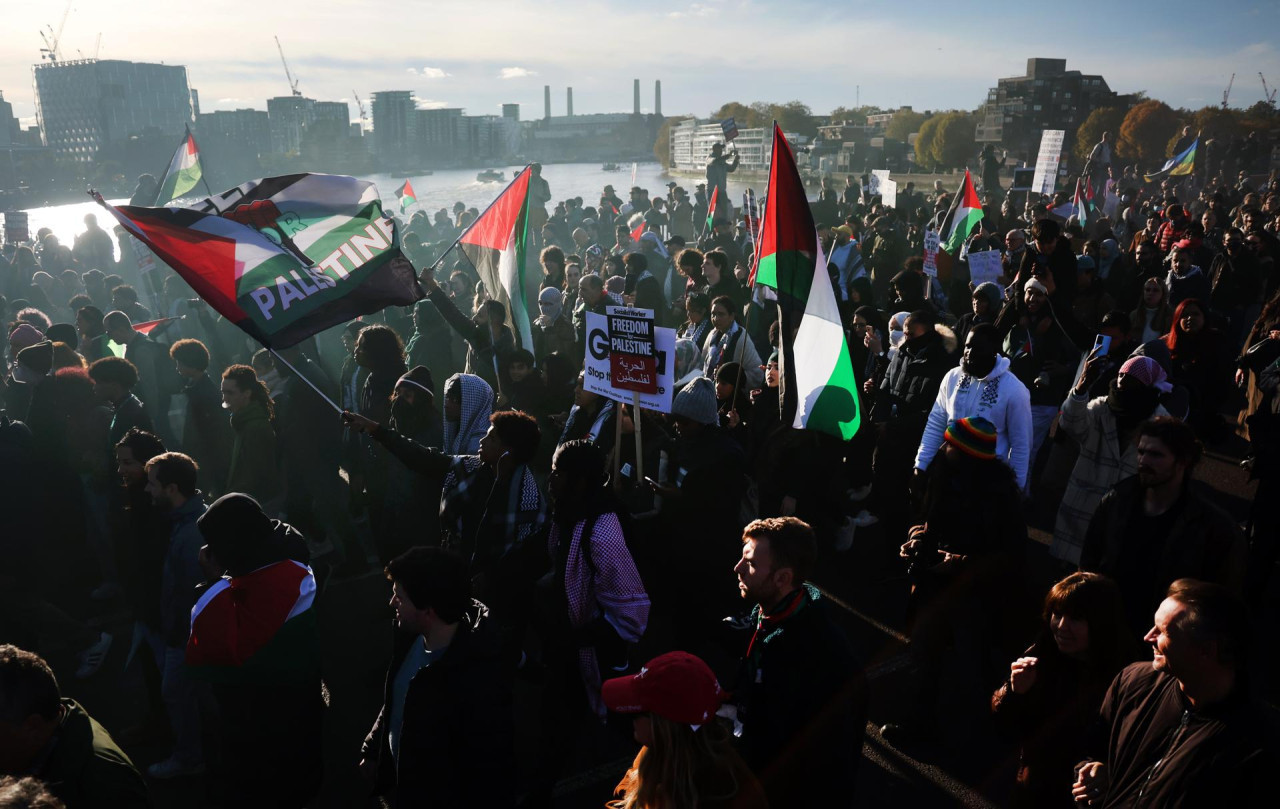 Marcha propalestina en Londres con 300 mil personas. Foto: EFE.