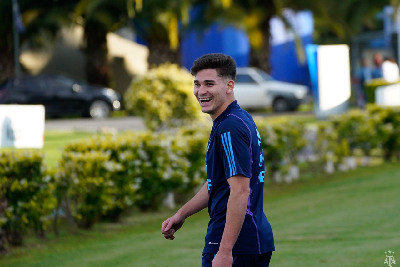 Julián Álvarez en el entrenamiento de Argentina. Foto: X @Argentina.