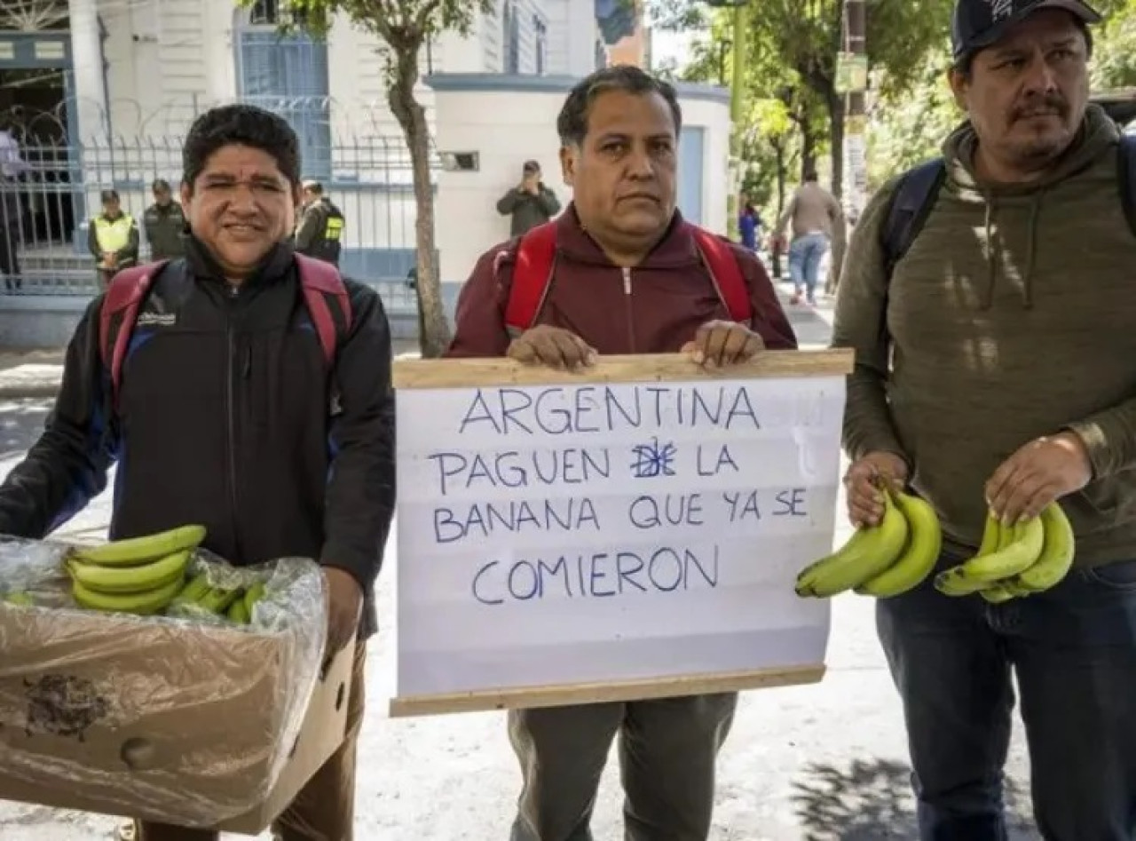 Reclamo en Bolivia por falta de pago de bananas por parte de importadores argentinos. Foto: EFE