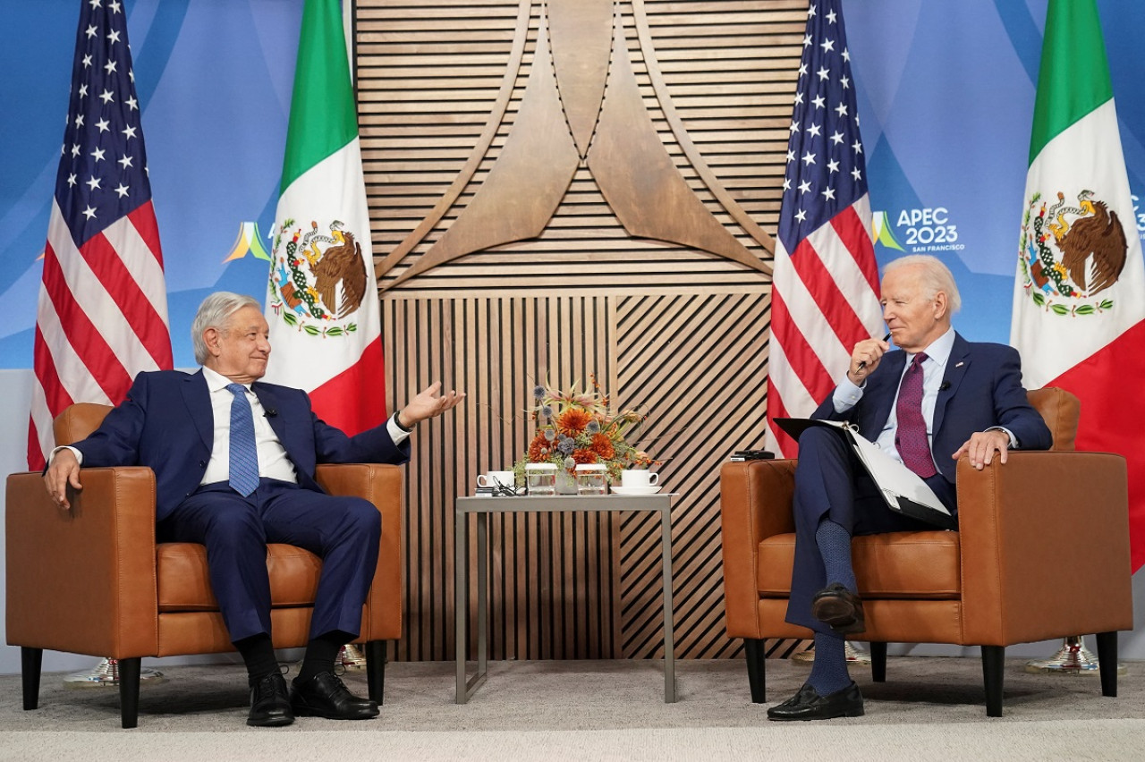 Andrés Manuel López Obrador y Joe Biden en el APEC. Foto: Reuters.