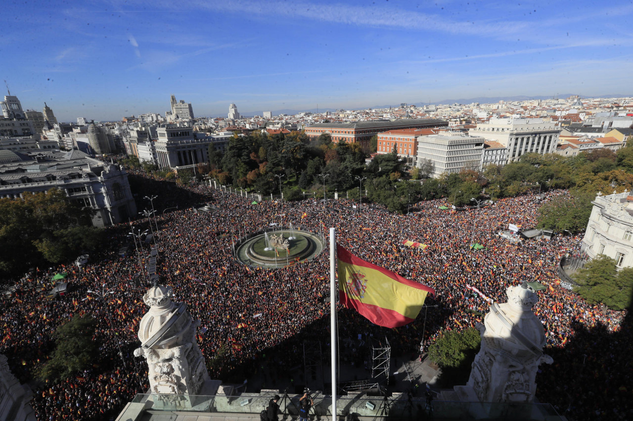 Manifestación en Madrid en contra de Pedro Sánchez y la amnistía con catalanes. Foto: EFE