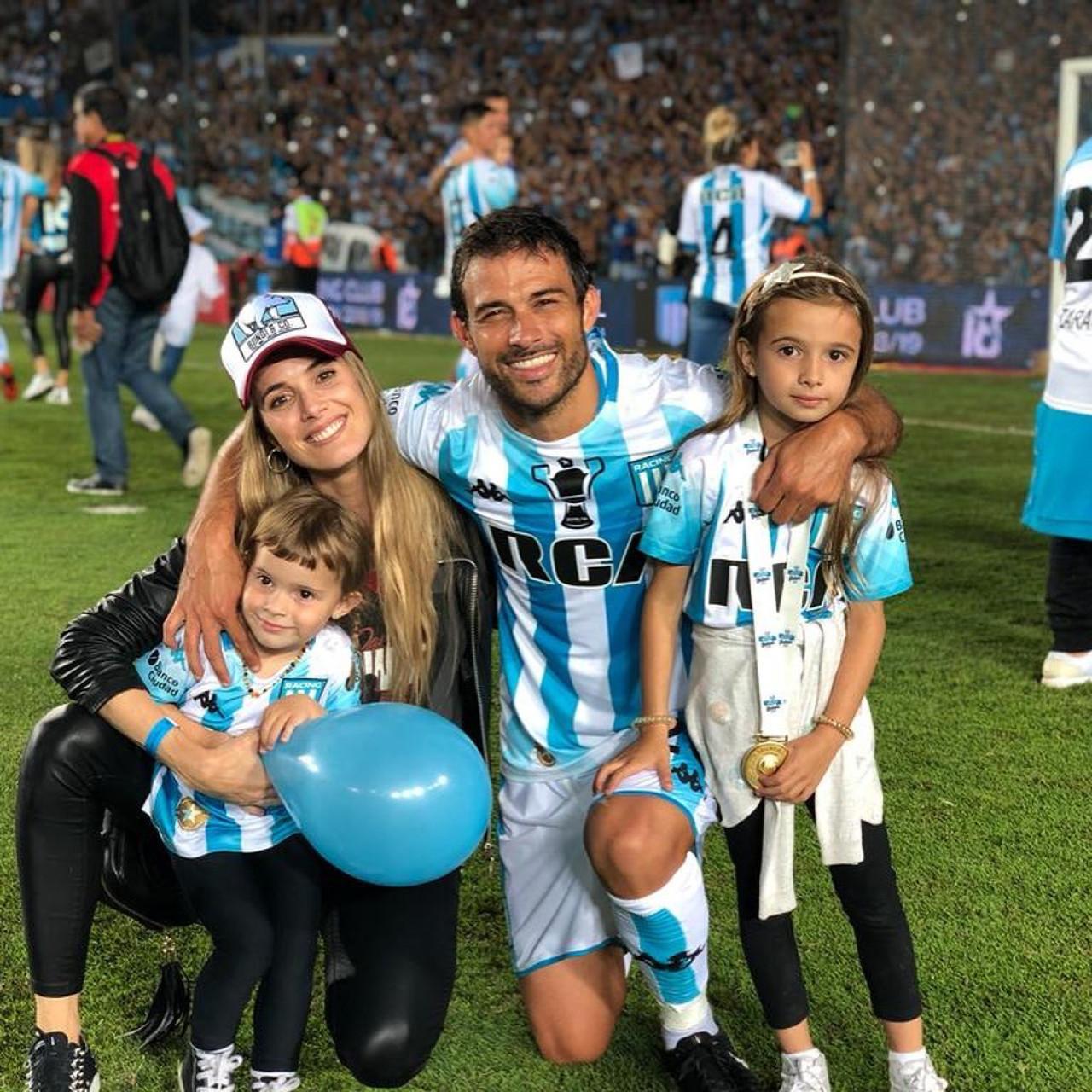 Chechu Bonelli junto a su familia. Foto: Instagram.
