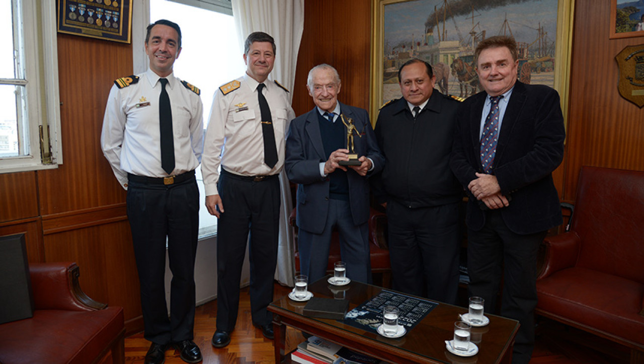 El reconocimiento de la Armada Argentina.