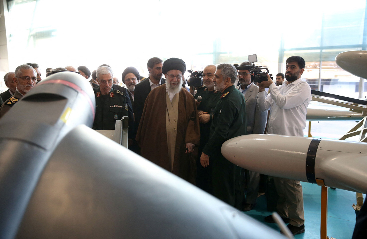 Los misiles presentados en la exposición aeroespacial en Teherán. Foto: Reuters.