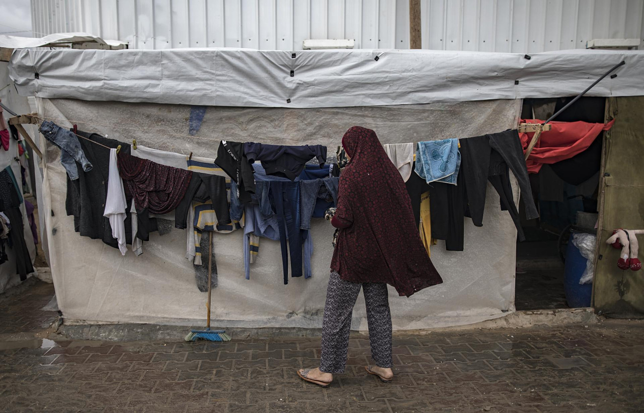 Refugiados palestinos en el campo de Khan Younis, Gaza. Foto: EFE.