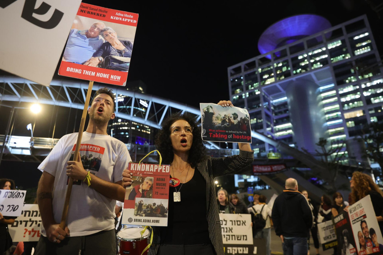 Familiares de rehenes. Foto: EFE.