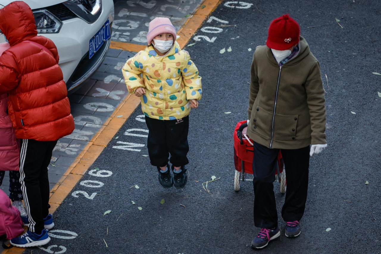 China pidió reforzar la atención primaria ante el aumento de neumonía infantil. Foto: EFE.