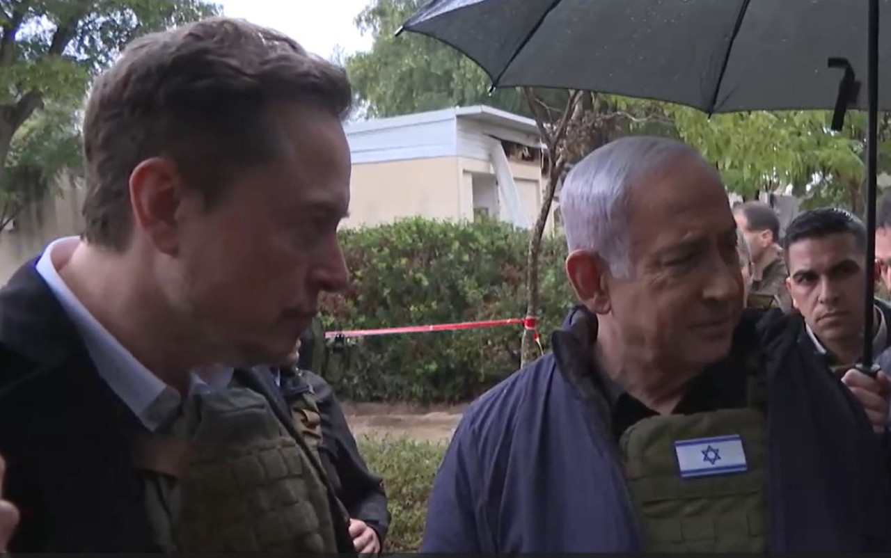 Elon Musk junto a Benjamín Netanyahu en Israel. Foto: captura de video.
