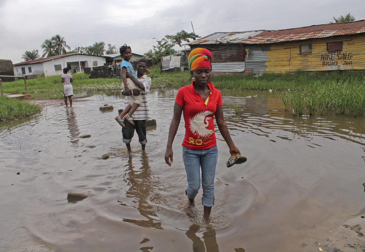 Ascienden a 76 los muertos en Kenia por las inundaciones causadas por El Niño. Reuters