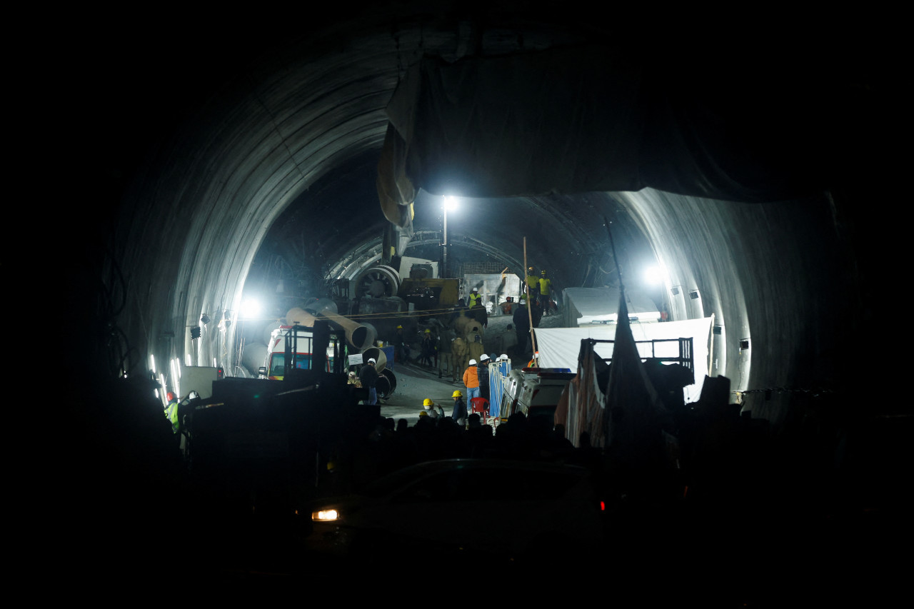 Rescate de los trabajadores atrapados en un derrumbe en India. Foto: Reuters.