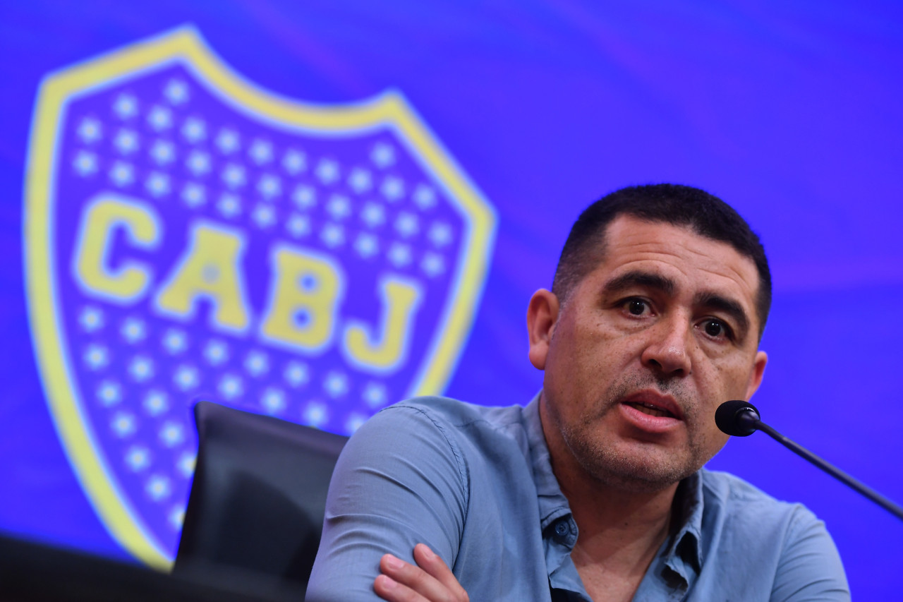 Conferencia de prensa de Juan Román Riquelme en Boca. Foto: Telam.