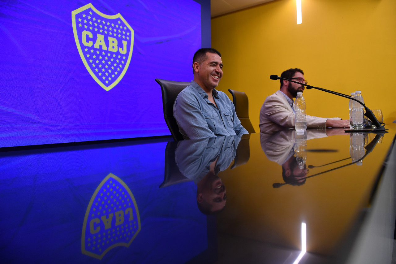 Conferencia de prensa de Juan Román Riquelme en Boca. Foto: Telam.