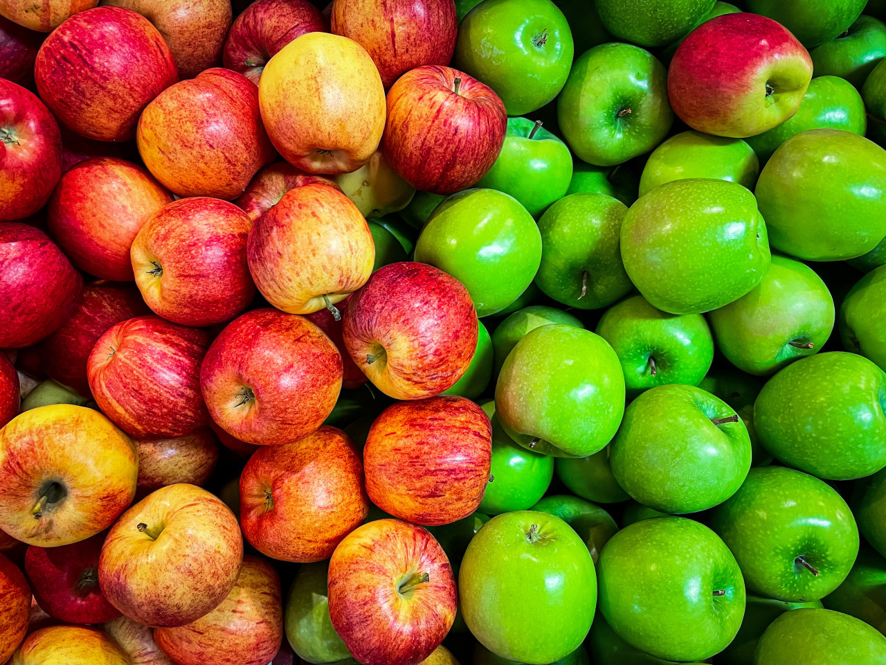 Cómo evitar comprar una manzana arenosa. Foto: Unsplash