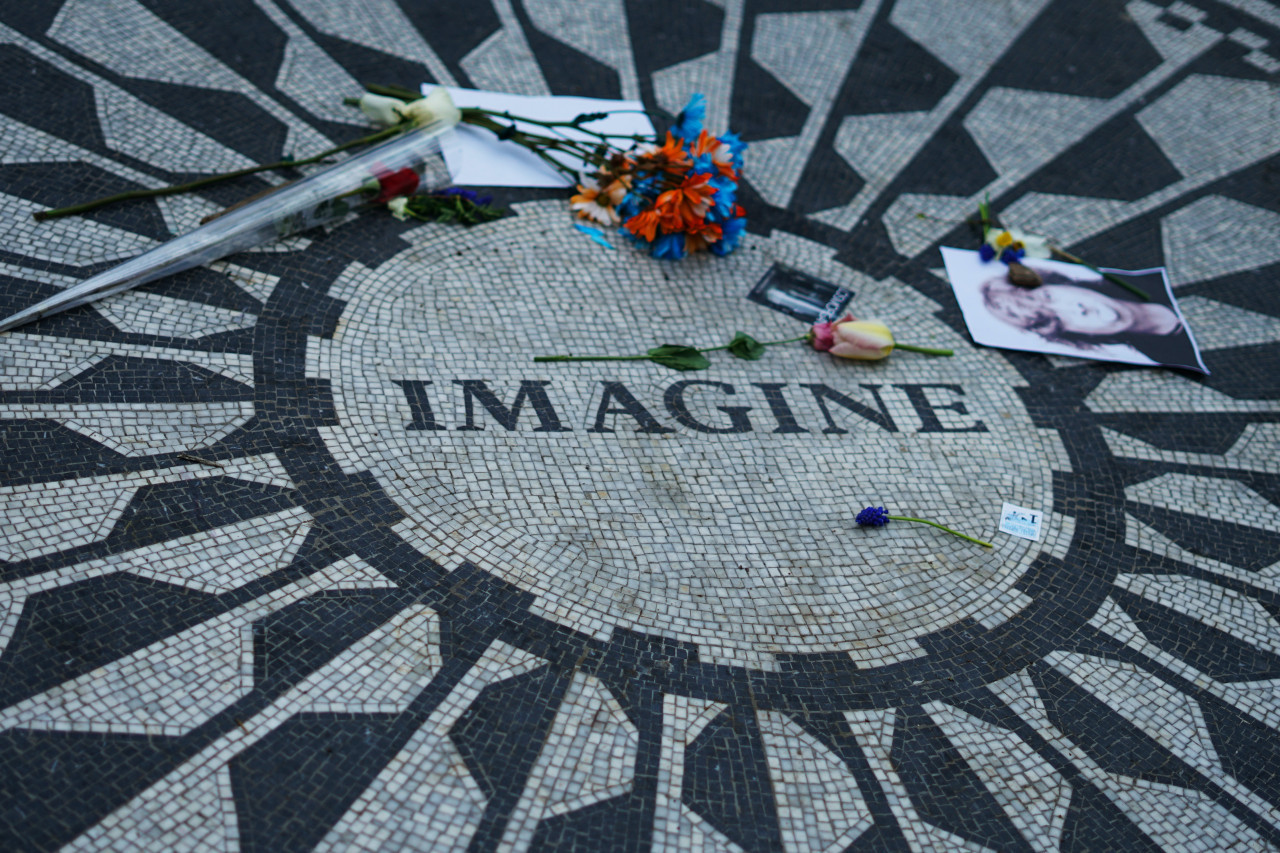 Monumento a Jonh Lennon en Central Park. Foto: Unsplash.