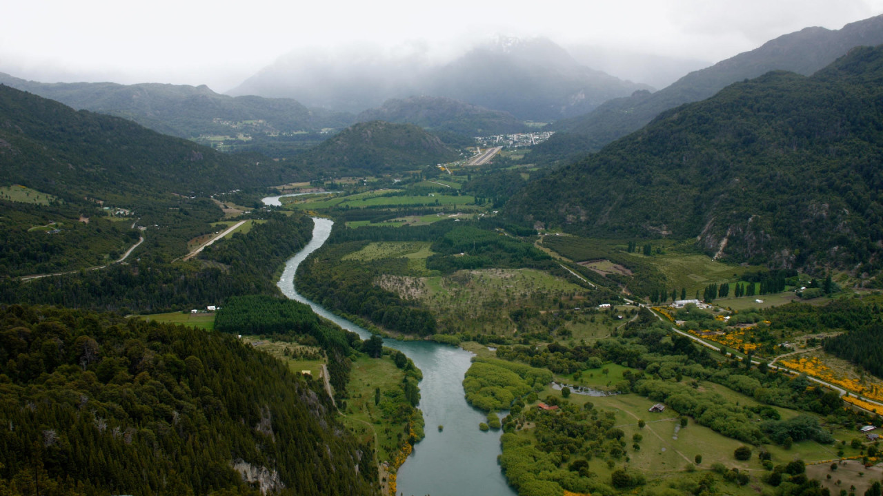 Chile introduce dos decretos pioneros para proteger sendos ríos prístinos en la Patagonia. EFE