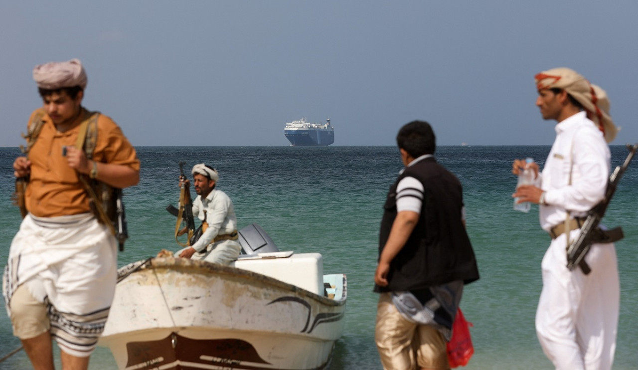 Hutíes del Yemen en el mar Rojo. Foto: Reuters