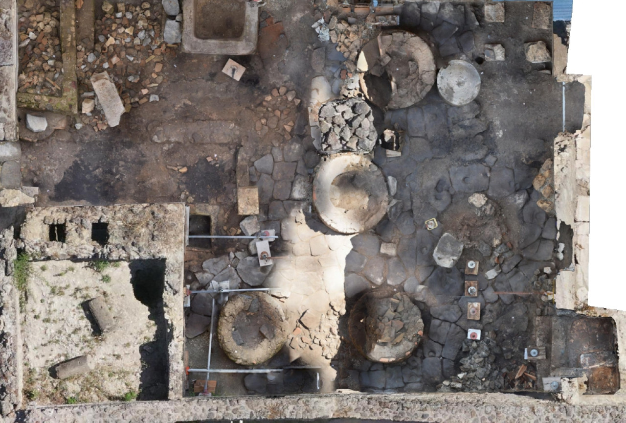Descubrimiento arqueológico en Pompeya. Foto: X @pompeii_sites
