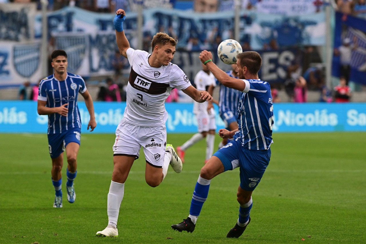 Godoy Cruz vs. Platense; Copa de la Liga. Foto: Télam.