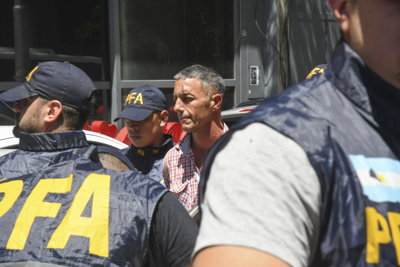 Detuvieron al hombre que le tiró una botella a Javier Milei. Foto: Télam