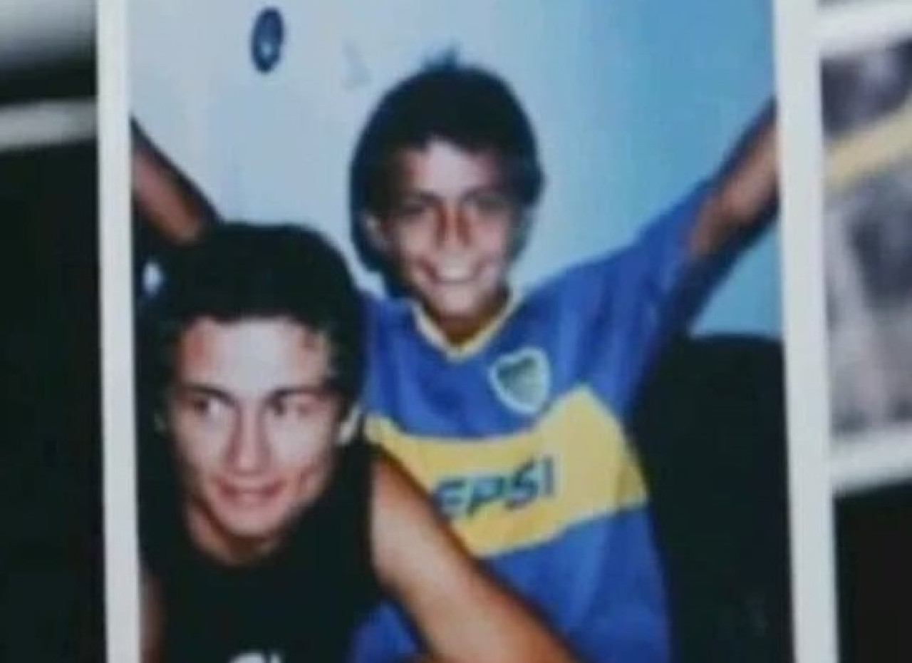 Paulo Dybala con la camiseta de Boca.