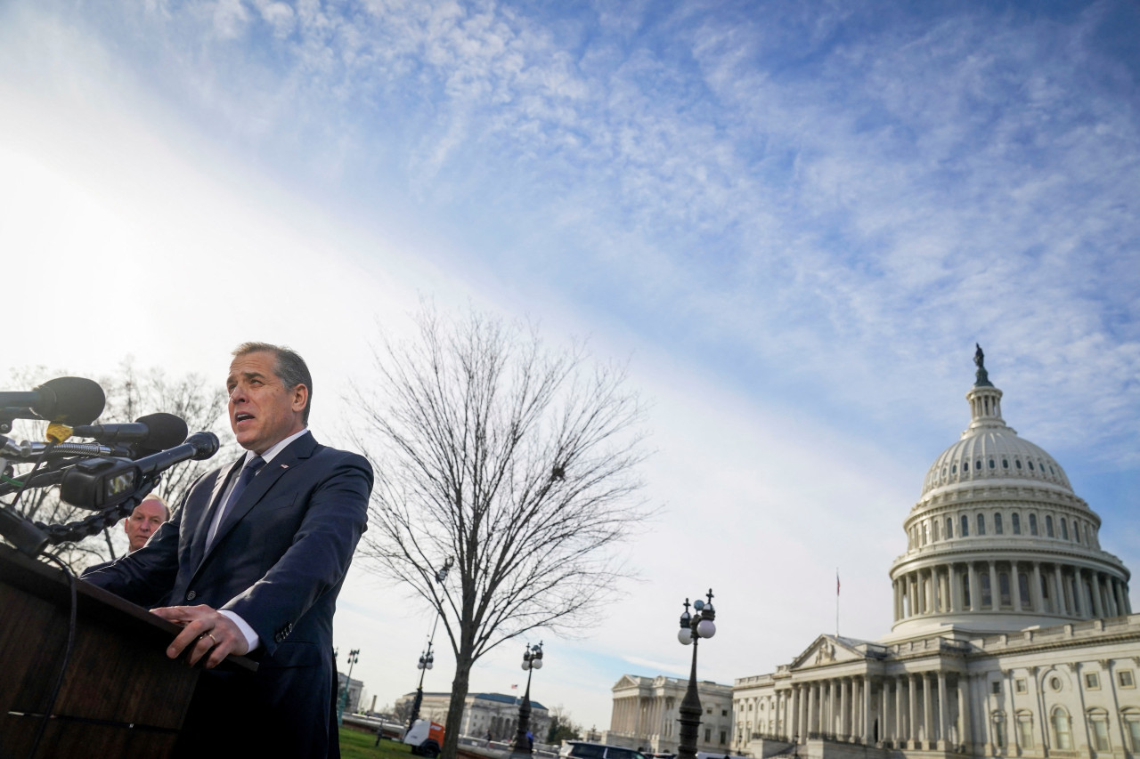 Hunter Biden dio una conferencia de prensa frente al Capitolio. Foto: Reuters