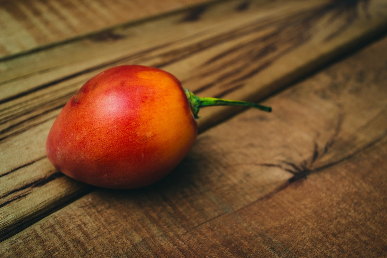 Tamarillo. Foto: Freepik