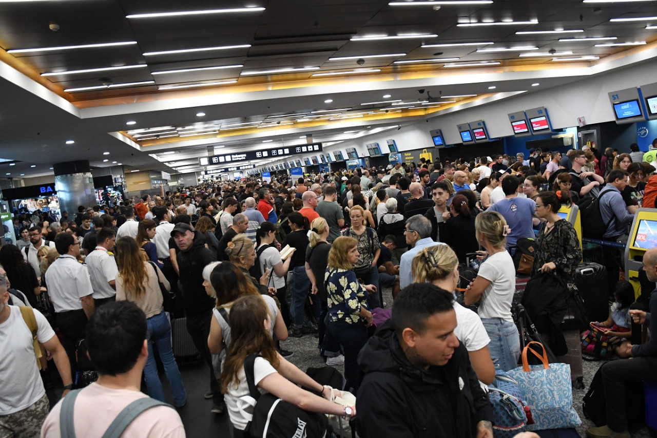 Cancelaciones y demoras en el aeroparque Jorge Newbery. Foto: Télam.