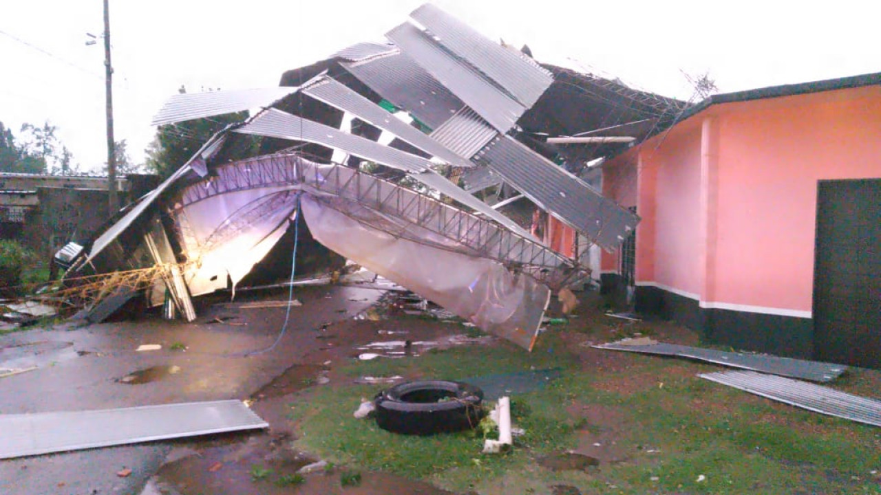 Los daños en el partido de Moreno a causa del temporal. Foto: X @SemActualidad.
