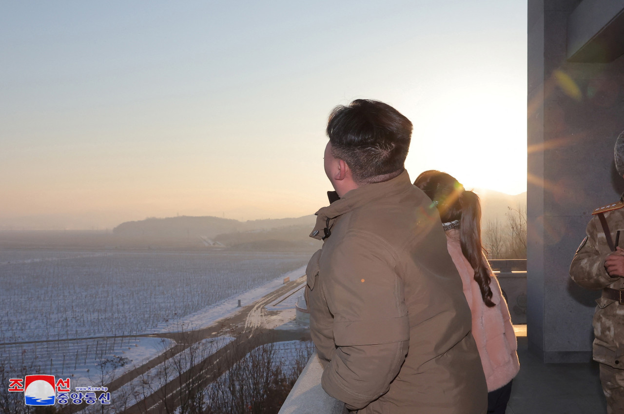 Lanzamiento del Hwasong-18 en Corea del Norte con la presencia de Kim Jong-un. Foto: Reuters.