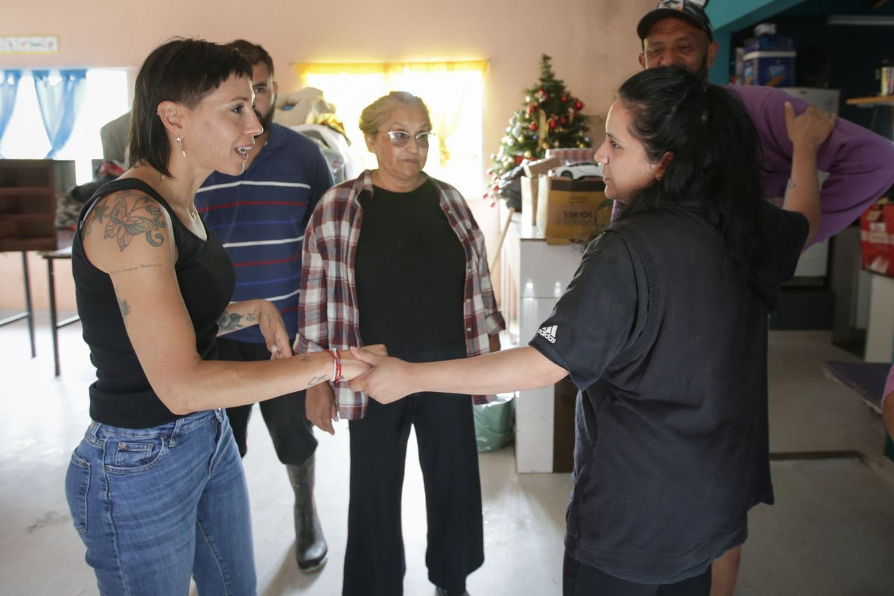 Recorrida de Mayra Mendoza por los trabajos tras el temporal en Quilmes. Foto: Prensa.