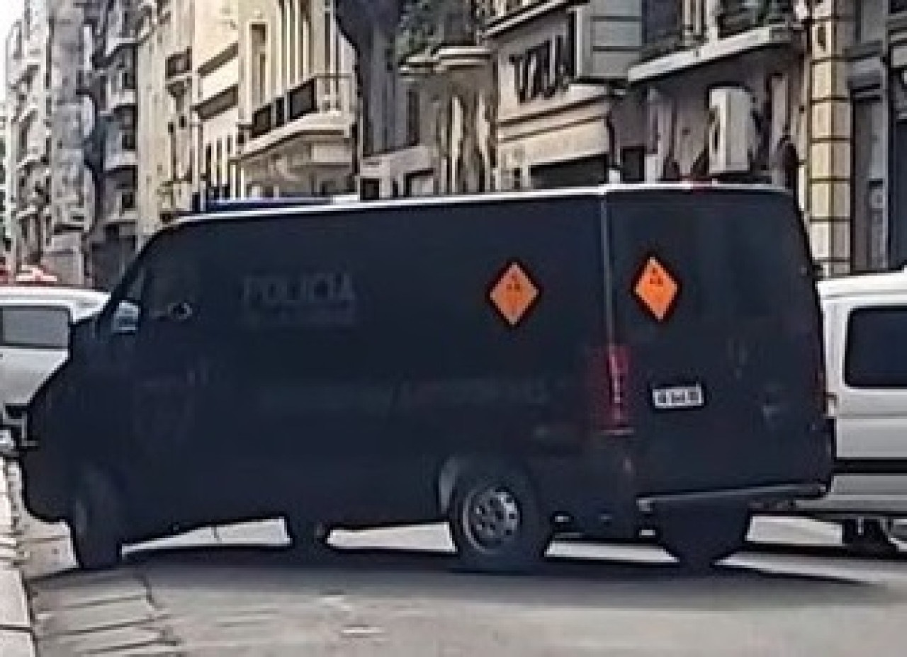 Operativo que encontró granadas de fusil en el microcentro porteño.