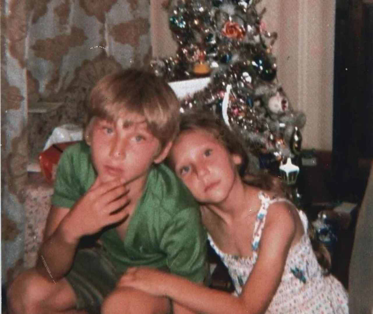 El recuerdo navideño de Milei, junto a su hermana Karina. Foto: NA.