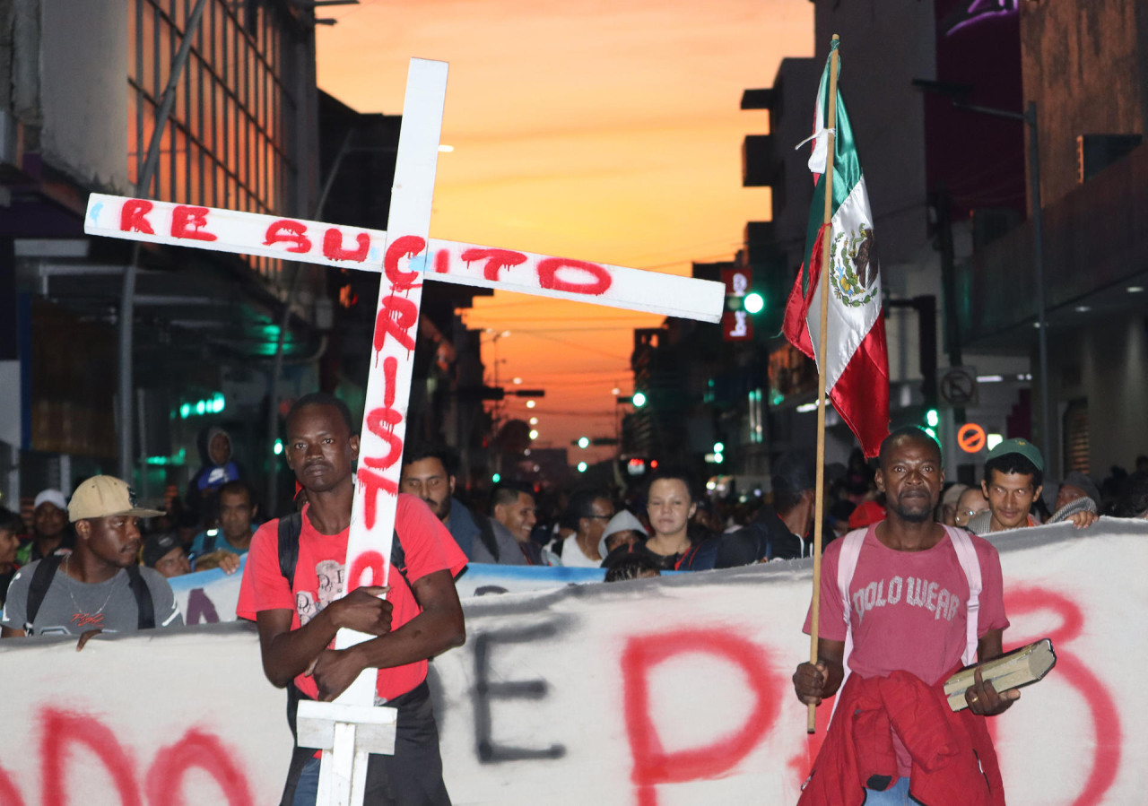 Sale de México una caravana de más de 10.000 migrantes rumbo a EE.UU. EFE