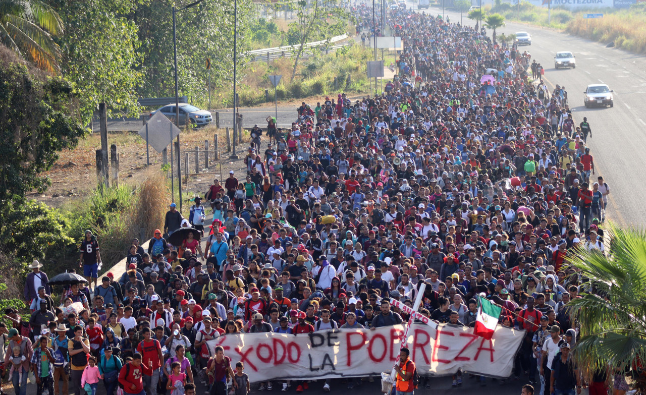 Sale de México una caravana de más de 10.000 migrantes rumbo a EE.UU. EFE