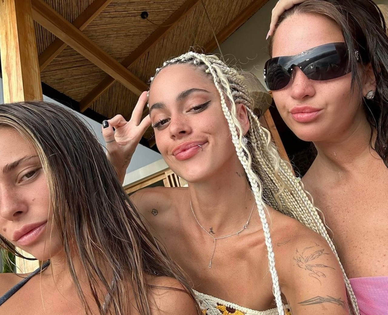 Tini Stoessel con sus amigas de vacaciones en Costa Rica. Foto: Instagram @tinistoessel.