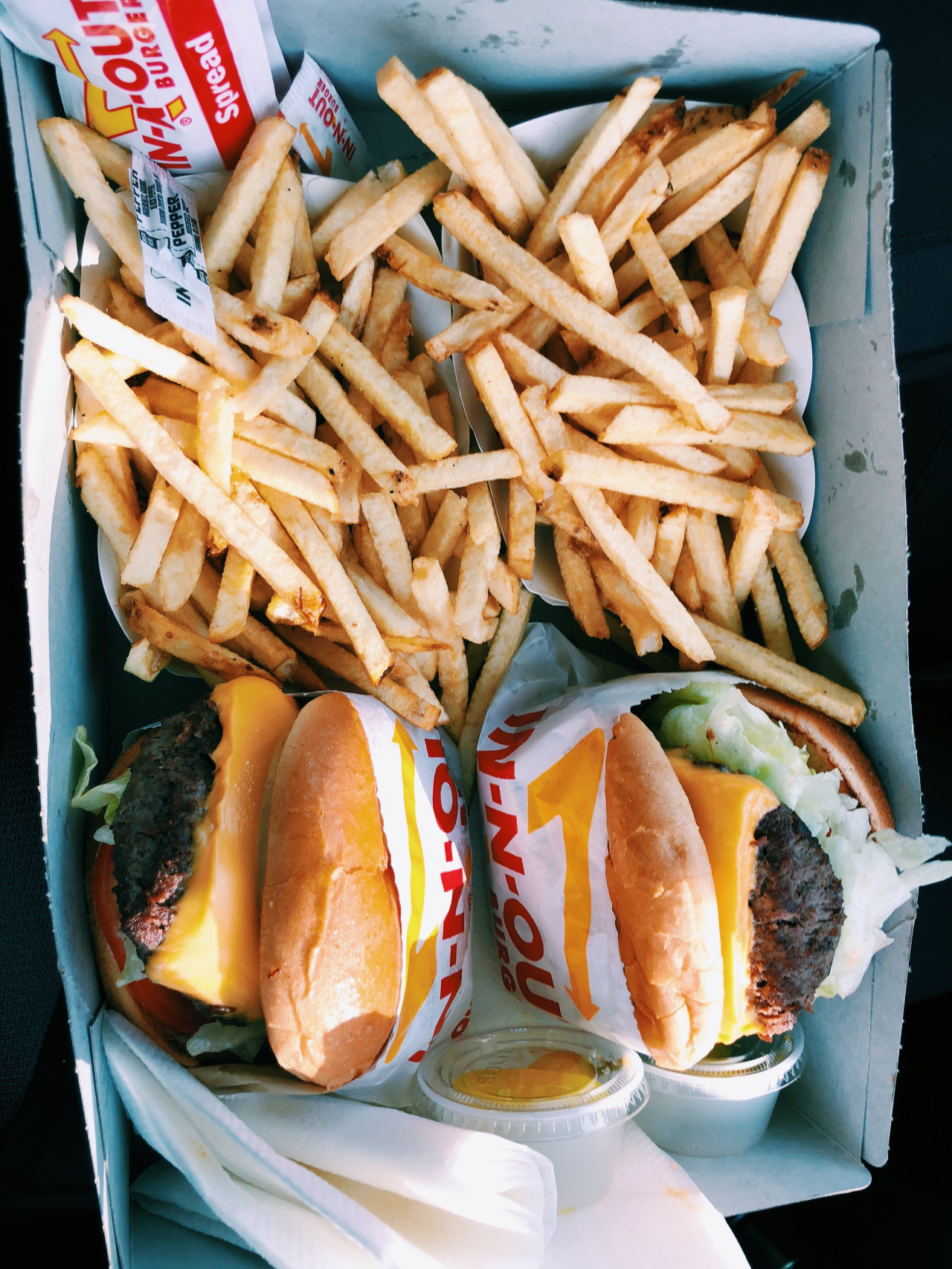 Ultraprocesados, comida chatarra, hamburguesa. Foto Unsplash.