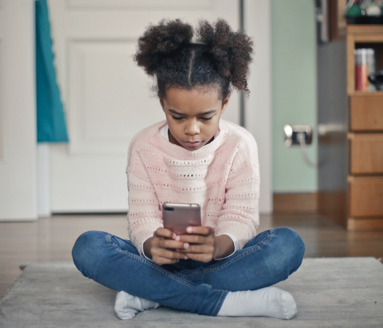 Tecnología y niños. Foto: Unsplash.