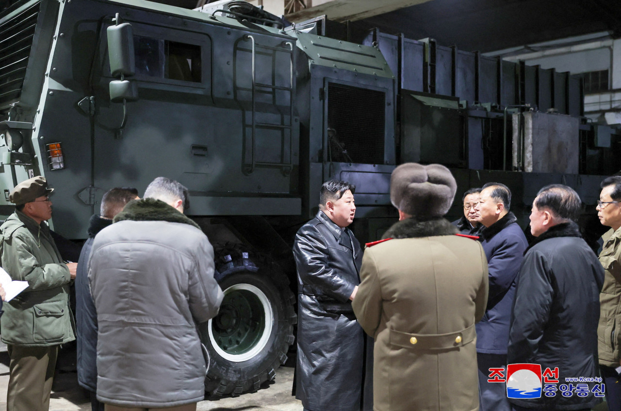 Kim Jong-un visita fábrica de misiles. Foto: Reuters.