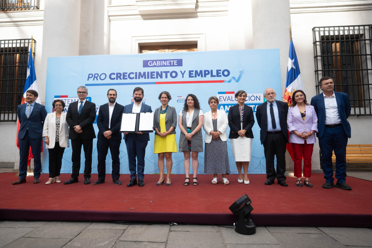 Proyecto para modernizar la ley ambiental en Chile. Foto: EFE